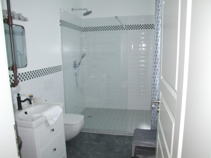 Bathroom 5, Boutique-Hotel „Altes Rathaus“, Rhein-Lahn-Kreis