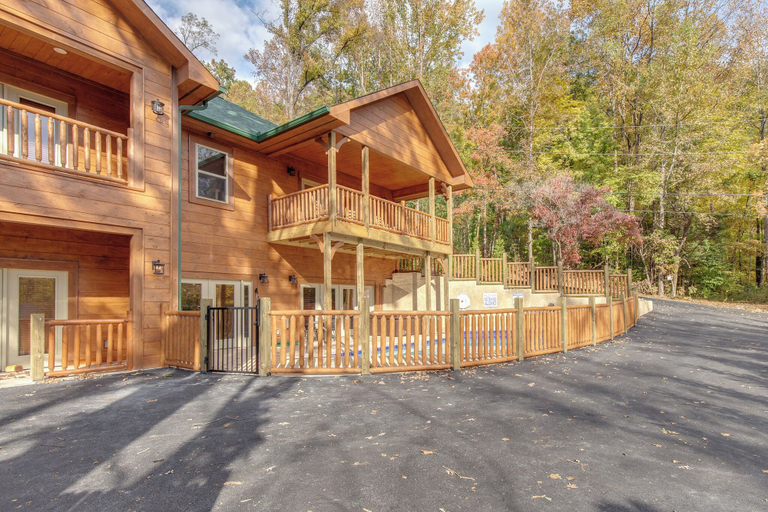 Exterior & Views 2, Smoky Mountain Splash by Jackson Mountain Rentals, Sevier
