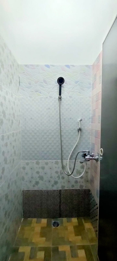 Bathroom, Penginapan Innova Ciledug, Tangerang