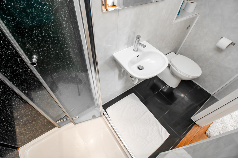 Bathroom 3, City view flat @ Liverpool st., London