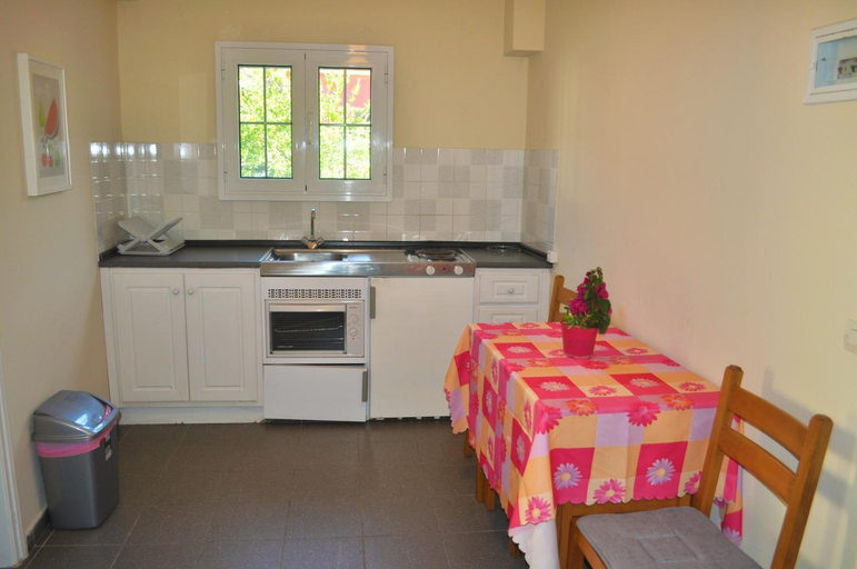 Food & Drinks, Yannis - Holiday Apartments on Agios Gordios Beach in Corfu, Ionian Islands