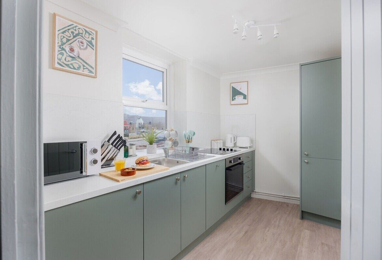 Others 5, Luxury Ground Floor 2 bed Apartment, Plymouth