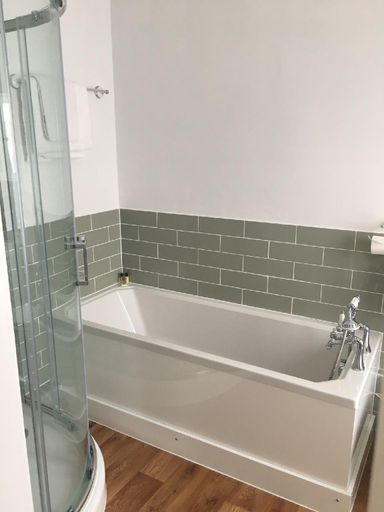 Bathroom 4, The Star Hotel, Southampton