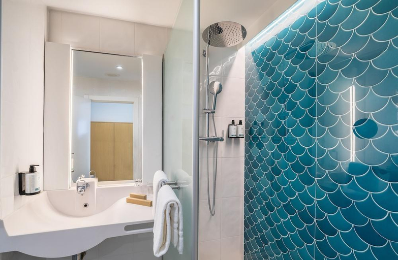 Bathroom 5, Agalia Hotel, Murcia