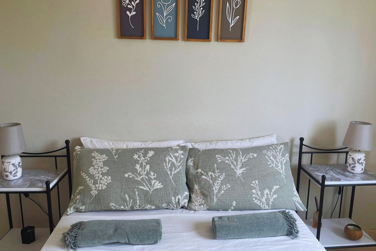 Room 2, 3 Bed Villa Sleeps 6 -shared Pool -private Terrace, Alicante