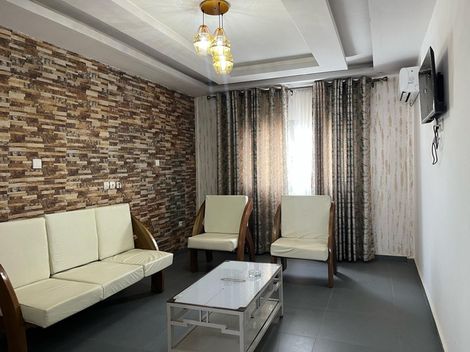 Room 5, LIVELY HOTEL & Suites, Wouri