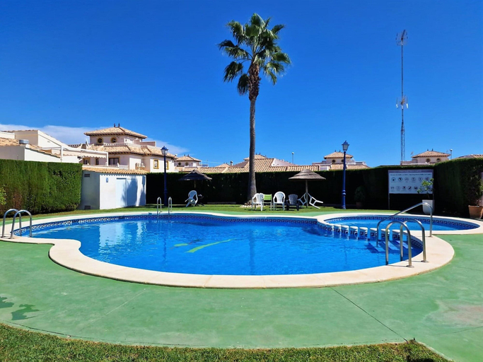 Pool 4, Terraced Home in Cabo Roig, Alicante