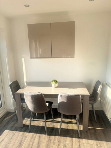 Dining 2, House - Sleeps 6 - Parking, Coventry