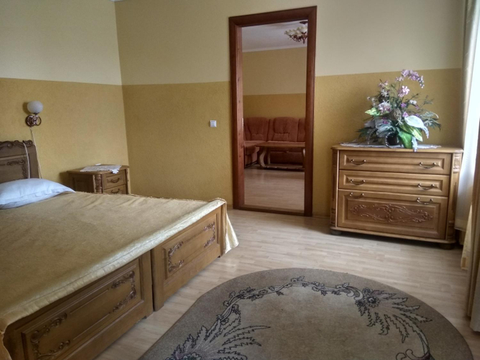 Bedroom 3, Hotel Smaragd, Nadvirnians'kyi