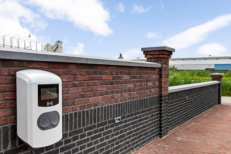 Property grounds, Holiday Home in Friesland Near Canal & Lake, Tytsjerksteradiel