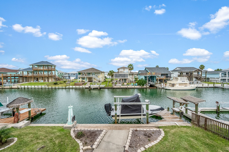 Exterior & Views 1, Bearfoot Bungalow by Miss Kitty’s, Aransas