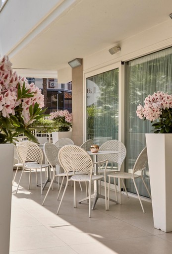 Others 3, Hotel La Fenice, Rimini