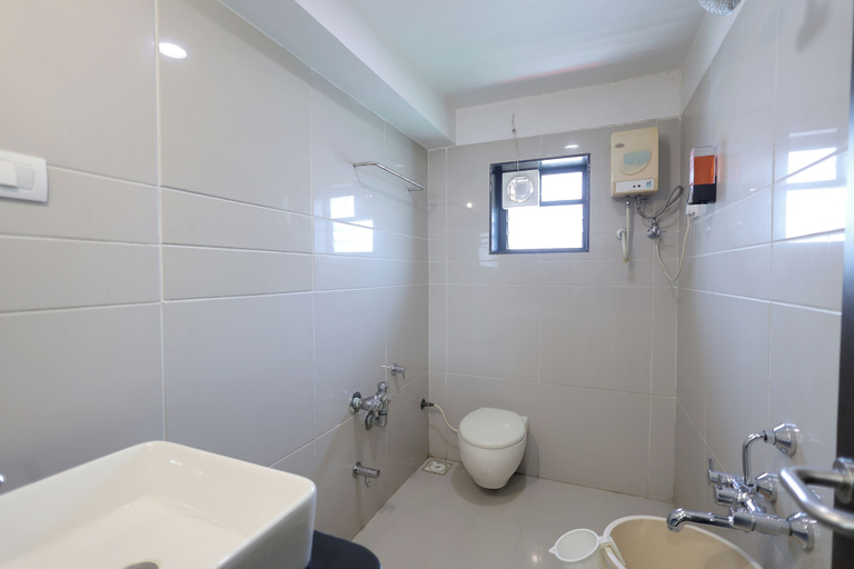 Bathroom 4, HOTEL SHAGUN ROOMS & BANQUET Surat, Surat