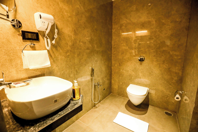 Bathroom 4, Spree Manor Hotel, Aurangabad