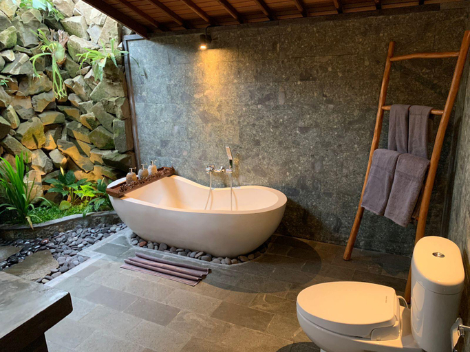 Bathroom 2, Aix Cottage Ubud, Gianyar