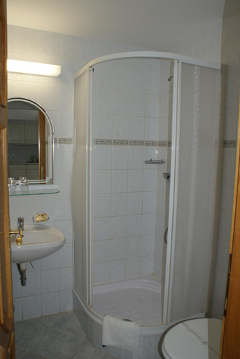 Bathroom 5, Riviera Park Hotel, Balatonföldvári