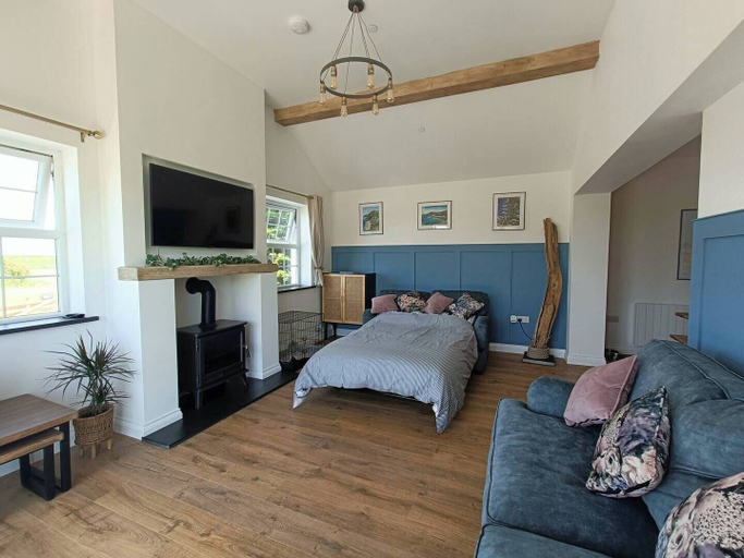 Room 3, Aberporth 2-bed Cottage , Sleeps 4 & Pet Friendly, Ceredigion