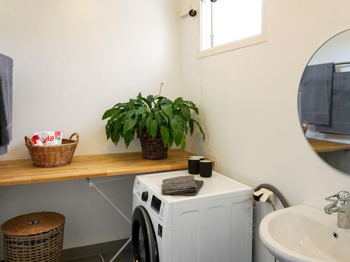 Bathroom, Historic Cottage by Lake Yngern, Nykvarn