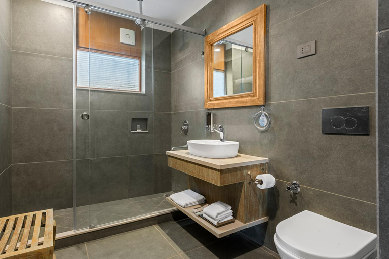 Bathroom, The Fisherman Lodge Bhimtal by Leisure Hotels. , Nainital