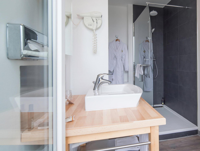 Bathroom 5, Best Western ARThotel, Seine-Maritime