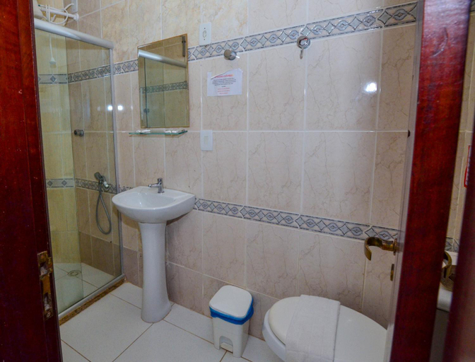 Bathroom 4, Hotel Diamante Negro, Salvador