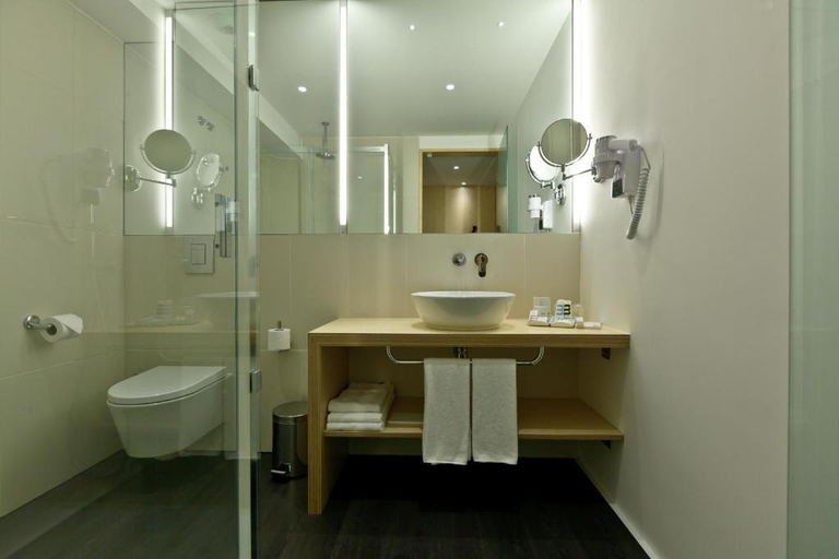 Bathroom 23
