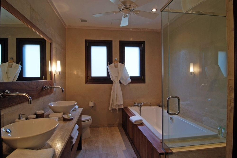 Bathroom 4, Canouan Estate Resort & Villas