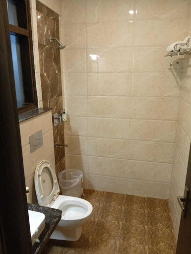 Bathroom 4, Anand Bhawan , Delhi