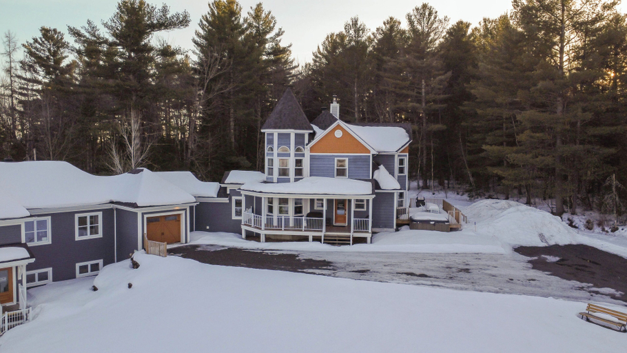 Exterior & Views 2, Au Sommet du Lac Magog, Memphrémagog