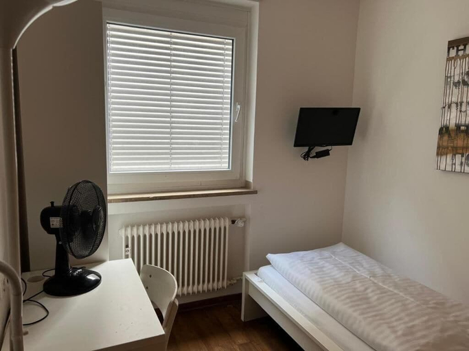 Bedroom 4, Hostel S16, München