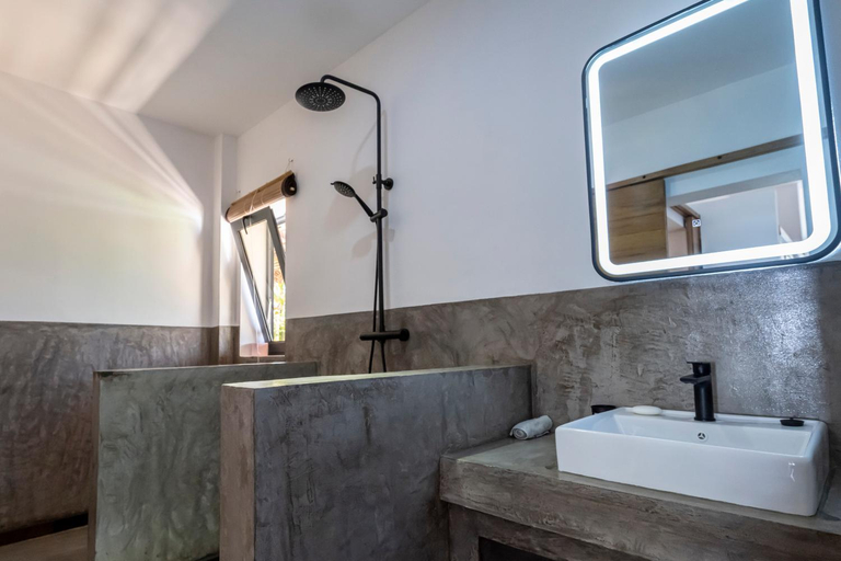 Bathroom 4, Swisscocobeach, Diana