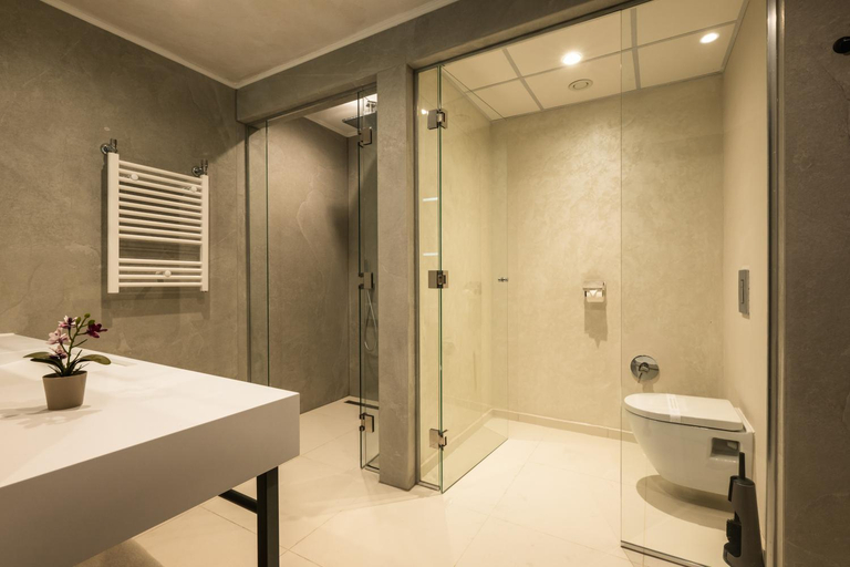 Bathroom 5, Empire Balneo & Spa Hotel, Hisar