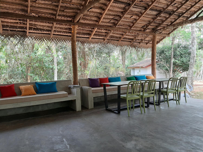 Food & Drinks 4, Jackland Holiday Cabanas, Divulapitiya