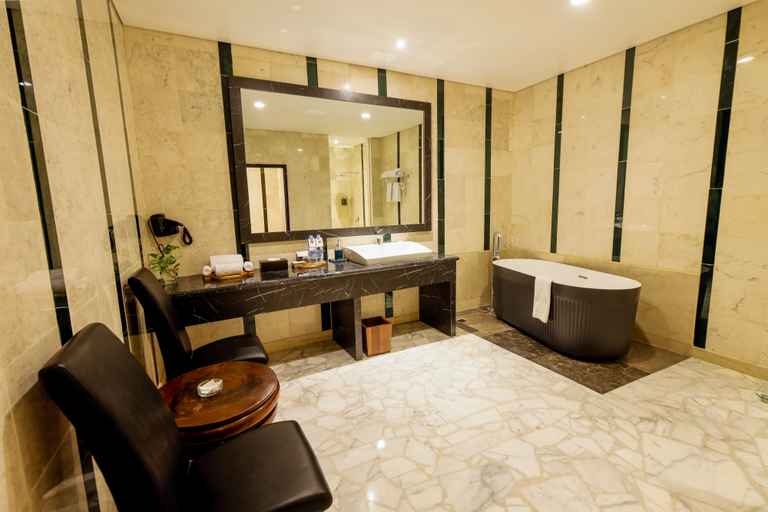 Bathroom 5, Grand Sya Hotel, Palu