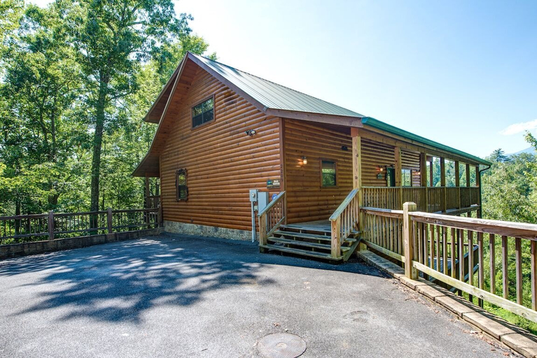 Exterior & Views 2, Bear Hunter by Jackson Mountain Rentals, Sevier