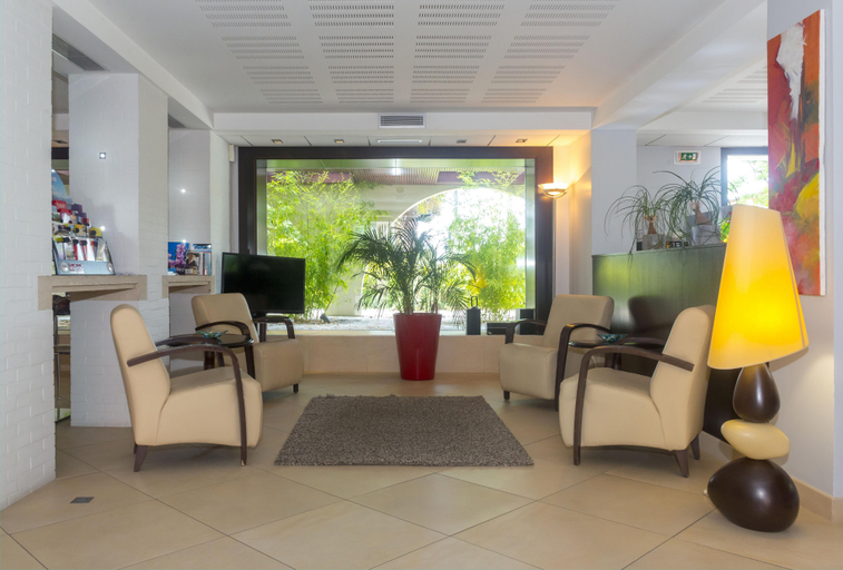 Public Area 4, Residence de Diane, Haute-Garonne