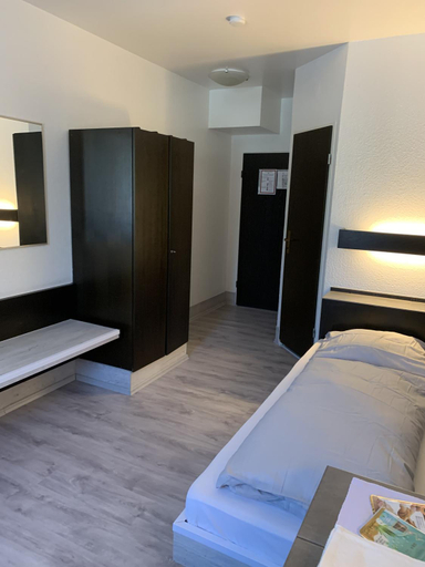 Others 4, City Hotel Dinslaken, Wesel