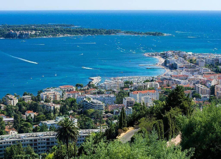 View from property 4, Apartment With Spacious Terrace, Alpes-Maritimes