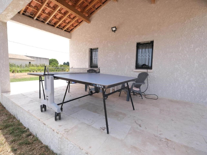 Exterior 2, Charming Holiday Home With Private Pool, Bouches-du-Rhône