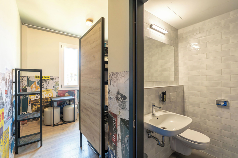 Bathroom 5, a&o Hostel Firenze Campo Di Marte, Florence