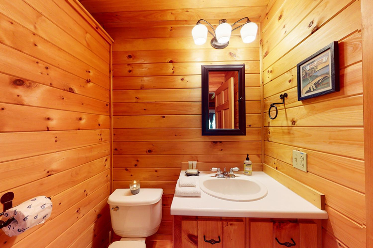 Bathroom, Lenas, Kennebec
