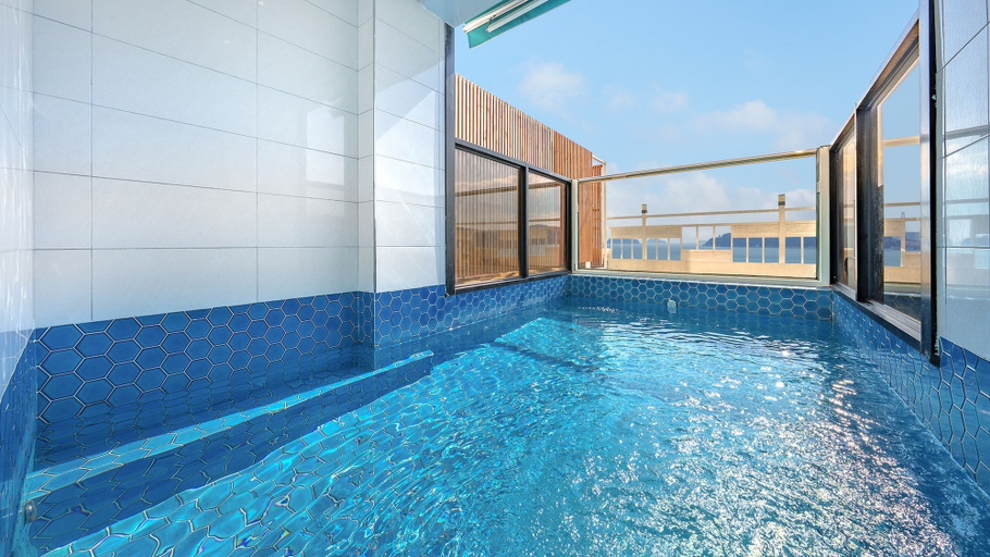 Sport & Beauty 5, Yeosu Jangsuri Poolvilla&spa Pension, Yeosu