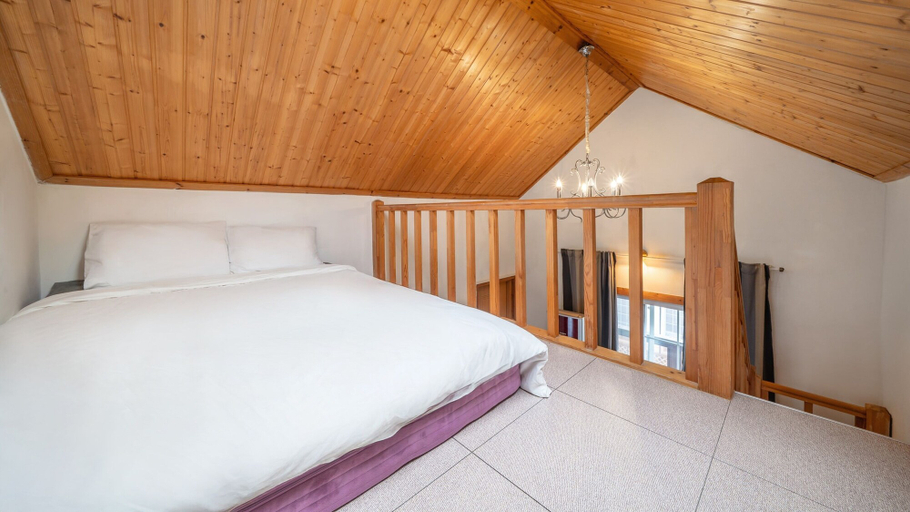 Bedroom 18