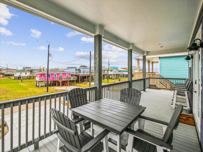 Others 5, Sandy Cheeks Surfside, Brazoria