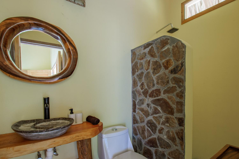 Bathroom 4, Hotel Ruunda, Dist. Pochutla
