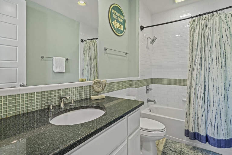 Bathroom, Nautical Launch TC 1207, Nueces