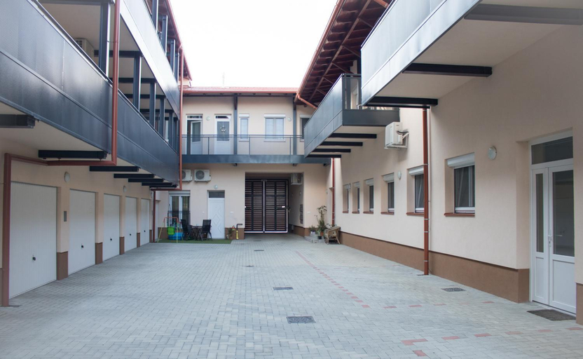 Others 3, Trika Apartman, Sárvár