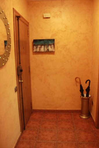 Public Area, Piso exterior completo a 20' de Barcelona. , Barcelona