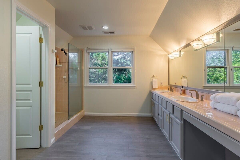 Bathroom 3, Marbella Lane Tuscan Villa with Hot Tub, San Mateo