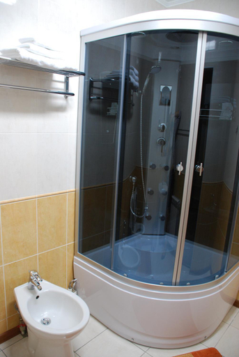 Bathroom, Hotel Sofia, Gelendzhik gorsovet